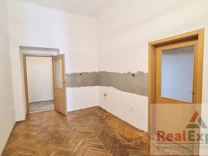 Pronájem bytu 1+1, Praha - Karlín, Kubova, 42 m2