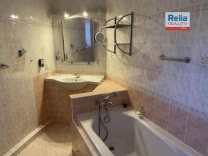 Prodej rodinného domu, Stvolínky, 375 m2