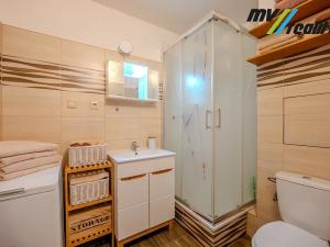 Pronájem bytu 2+1, Milovice, Komenského, 46 m2