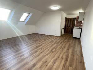 Pronájem bytu 1+kk, Kladno - Kročehlavy, Kročehlavská, 35 m2