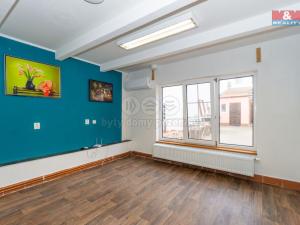 Pronájem kanceláře, Holice, náměstí T. G. Masaryka, 20 m2