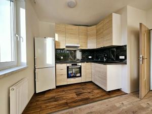 Pronájem bytu 2+kk, Praha - Štěrboholy, U školy, 50 m2