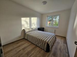 Pronájem bytu 2+kk, Praha - Štěrboholy, U školy, 50 m2
