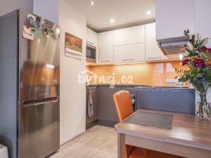 Pronájem bytu 2+kk, Praha - Záběhlice, Mikanova, 46 m2