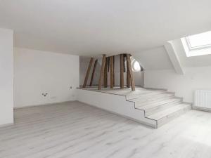 Pronájem bytu 1+1, Praha - Vršovice, Rostovská, 80 m2