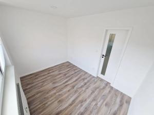Pronájem bytu 2+kk, Jirkov, SNP, 40 m2