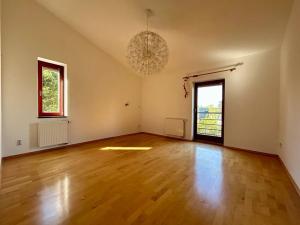 Pronájem rodinného domu, Praha - Klánovice, Jeníkovická, 220 m2