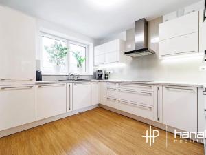 Prodej rodinného domu, Hlušovice, Jezerní, 236 m2