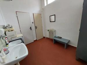 Pronájem obchodního prostoru, Šenov, Radniční náměstí, 110 m2