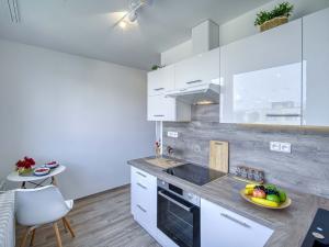 Pronájem bytu 2+1, Chomutov, Kostnická, 58 m2