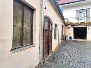 Pronájem skladu, Písek, třída Národní svobody, 34 m2