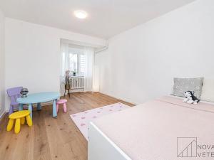 Prodej bytu 4+kk, Praha - Kobylisy, Vršní, 78 m2