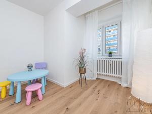 Prodej bytu 4+kk, Praha - Kobylisy, Vršní, 78 m2