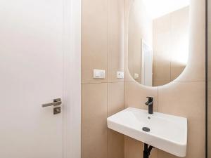 Prodej bytu 4+kk, Praha - Kobylisy, Vršní, 78 m2
