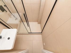 Prodej bytu 4+kk, Praha - Kobylisy, Vršní, 78 m2