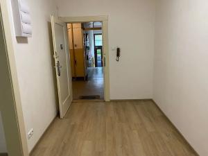 Pronájem bytu 3+kk, Praha - Podolí, Brabcova, 61 m2