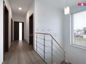 Pronájem rodinného domu, Praha - Černý Most, Bergmanova, 220 m2