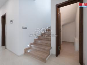 Pronájem rodinného domu, Praha - Černý Most, Bergmanova, 220 m2