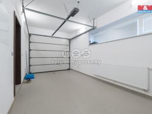 Pronájem rodinného domu, Praha - Černý Most, Bergmanova, 220 m2