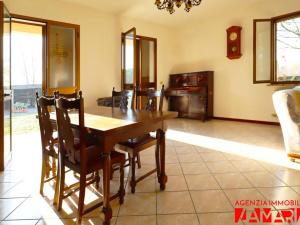 Prodej domu, Via Comugne, San Michele a Tagliamento, Friuli-venezia-giulia, Itálie, 226 m2