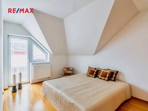 Prodej rodinného domu, Praha - Dolní Chabry, Klášterecká, 188 m2