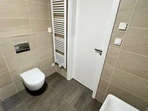 Pronájem bytu 2+kk, Praha - Hrdlořezy, V třešňovce, 57 m2