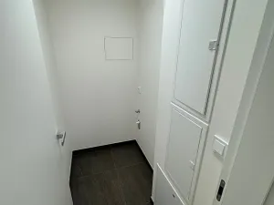 Pronájem bytu 2+kk, Praha - Hrdlořezy, V třešňovce, 57 m2