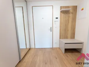 Pronájem bytu 1+kk, Praha - Holešovice, V háji, 40 m2