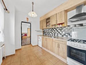 Prodej rodinného domu, Hoštka, Hřbitovní, 280 m2