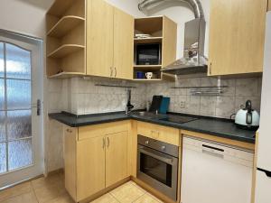 Pronájem bytu 2+kk, Praha - Nusle, Čestmírova, 50 m2