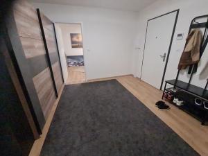 Pronájem bytu 3+1, Praha - Dolní Chabry, Do rybníčků, 120 m2