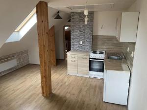 Pronájem bytu 1+kk, Kolín, Sadová, 28 m2