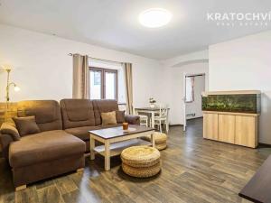 Prodej obchodního prostoru, Odolena Voda, Květnová, 220 m2