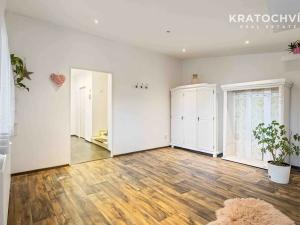 Prodej obchodního prostoru, Odolena Voda, Květnová, 220 m2