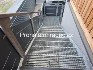 Pronájem bytu 2+kk, Hradec Králové, Všehrdova, 45 m2