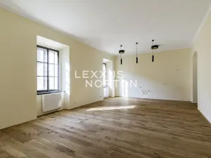 Pronájem kanceláře, Praha - Hradčany, Kanovnická, 812 m2