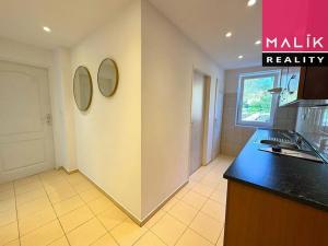 Prodej bytu 4+kk, Ostrov, Májová, 63 m2