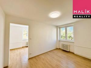 Prodej bytu 4+kk, Ostrov, Májová, 63 m2