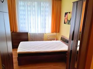 Pronájem bytu 2+kk, Praha - Kamýk, Machuldova, 45 m2