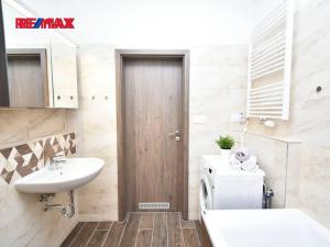 Pronájem bytu 2+kk, Praha - Kyje, Sicherova, 50 m2