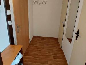 Pronájem bytu 1+1, Praha - Modřany, Na Cikorce, 33 m2