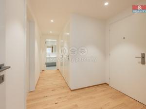 Pronájem bytu 3+kk, Praha, Podbělohorská, 85 m2