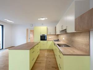 Pronájem bytu 4+kk, Praha - Košíře, Na pomezí, 113 m2