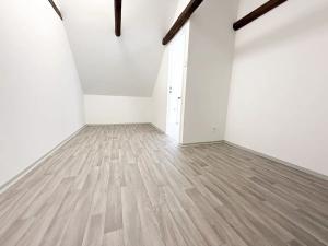 Pronájem bytu 2+kk, Praha - Horní Počernice, Běluňská, 40 m2