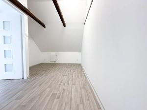Pronájem bytu 2+kk, Praha - Horní Počernice, Běluňská, 40 m2
