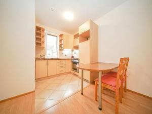 Pronájem bytu 1+kk, Praha - Záběhlice, Mattioliho, 36 m2