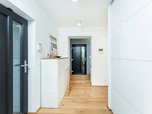 Pronájem bytu 5+kk, Praha - Záběhlice, Nad Chaloupkami, 136 m2
