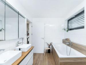 Pronájem bytu 5+kk, Praha - Záběhlice, Nad Chaloupkami, 136 m2
