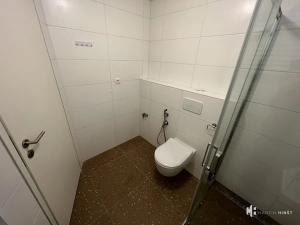Pronájem bytu 1+kk, Praha - Dolní Měcholupy, Na návsi, 37 m2