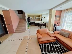 Prodej rodinného domu, Moravany, Švédské kříže, 268 m2